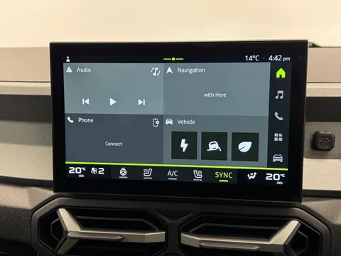 AP25BXG Dacia Bigster 1.8 Hybrid 155 Journey 5dr Auto Thumbnail #26