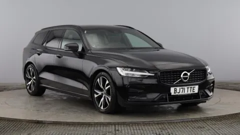 BJ71TTE Volvo V60 2.0 B4D R DESIGN 5dr Auto Thumbnail #1