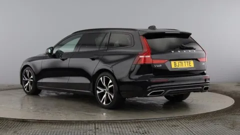 BJ71TTE Volvo V60 2.0 B4D R DESIGN 5dr Auto Thumbnail #3