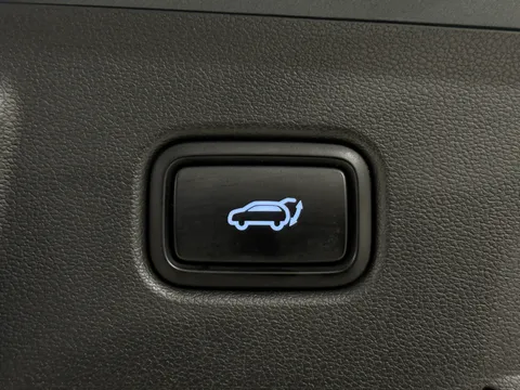 DY72VHB Hyundai Tucson 1.6 TGDi Plug-in Hybrid Ultimate 5dr 4WD Auto Thumbnail #11