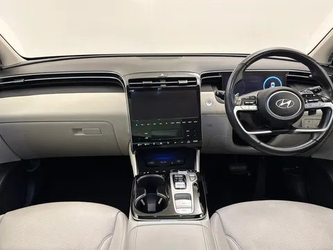 DY72VHB Hyundai Tucson 1.6 TGDi Plug-in Hybrid Ultimate 5dr 4WD Auto Thumbnail #2