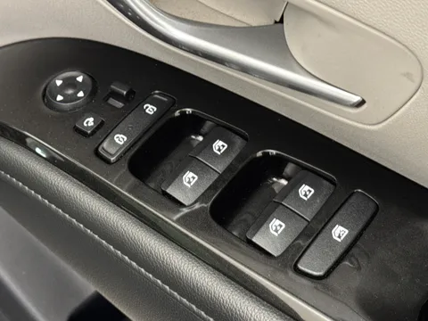 DY72VHB Hyundai Tucson 1.6 TGDi Plug-in Hybrid Ultimate 5dr 4WD Auto Thumbnail #20