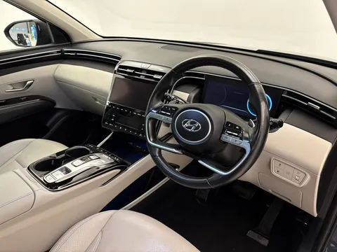 DY72VHB Hyundai Tucson 1.6 TGDi Plug-in Hybrid Ultimate 5dr 4WD Auto Thumbnail #23