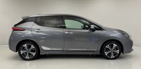 NL71XPH Nissan LEAF 110kW N-Connecta 40kWh 5dr Auto Thumbnail #11