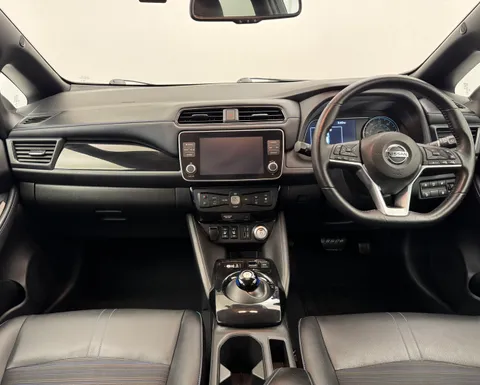 NL71XPH Nissan LEAF 110kW N-Connecta 40kWh 5dr Auto Thumbnail #3