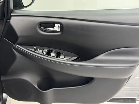 NL71XPH Nissan LEAF 110kW N-Connecta 40kWh 5dr Auto Thumbnail #22