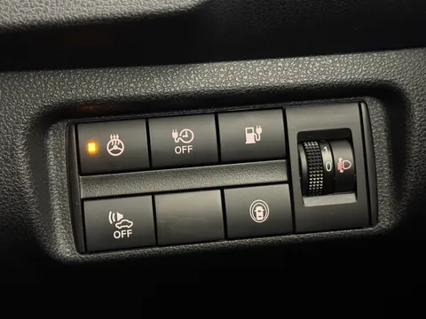 NL71XPH Nissan LEAF 110kW N-Connecta 40kWh 5dr Auto Thumbnail #32