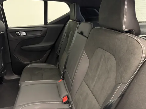 DL23BVJ Volvo XC40 2.0 B4P Ultimate Dark 5dr Auto Thumbnail #12