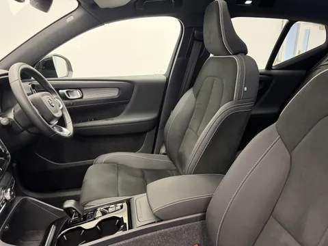 DL23BVJ Volvo XC40 2.0 B4P Ultimate Dark 5dr Auto Thumbnail #15