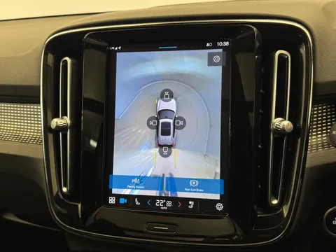 DL23BVJ Volvo XC40 2.0 B4P Ultimate Dark 5dr Auto Thumbnail #26