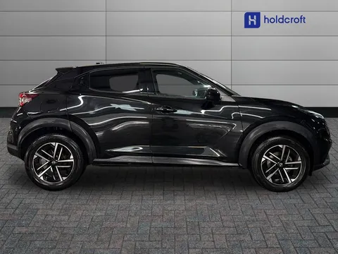 DV74NKD Nissan Juke 1.0 DiG-T N-Connecta 5dr DCT Thumbnail #3