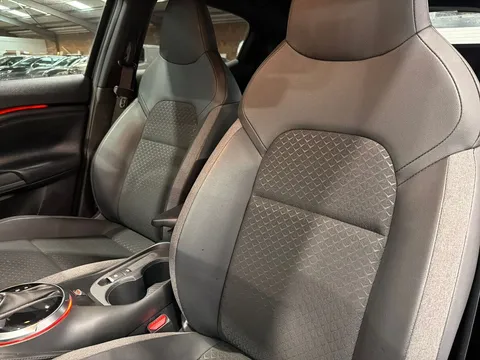 DV74NKD Nissan Juke 1.0 DiG-T N-Connecta 5dr DCT Thumbnail #17