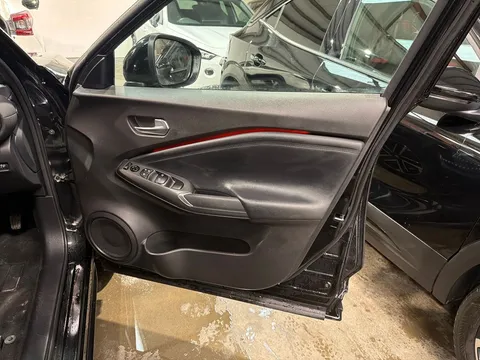 DV74NKD Nissan Juke 1.0 DiG-T N-Connecta 5dr DCT Thumbnail #18