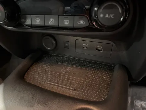 DV74NKD Nissan Juke 1.0 DiG-T N-Connecta 5dr DCT Thumbnail #24