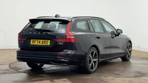 RF74ARO Volvo V60 2.0 B4P Plus Dark 5dr Auto [7 speed] Thumbnail #3