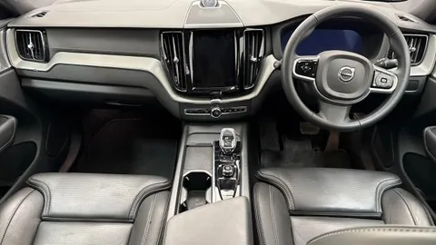 RF74ZSW Volvo XC60 2.0 B5P Ultra Black Edition 5dr AWD Geartronic Thumbnail #5