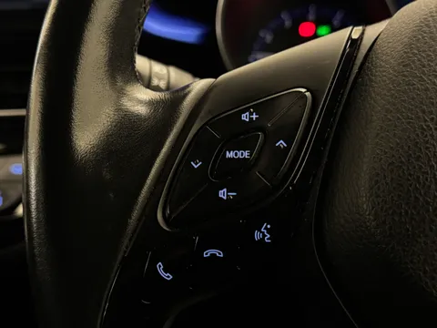 WV67ZZM Toyota C-HR 1.2T Dynamic 5dr Thumbnail #15