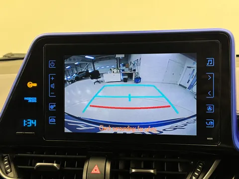 WV67ZZM Toyota C-HR 1.2T Dynamic 5dr Thumbnail #19
