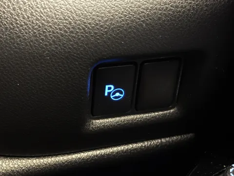 WV67ZZM Toyota C-HR 1.2T Dynamic 5dr Thumbnail #23