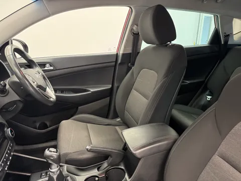 CA19NHG Hyundai Tucson 1.6 GDi SE Nav 5dr 2WD Thumbnail #12
