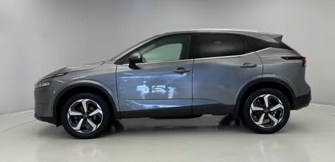 DS72SKD Nissan Qashqai 1.3 DiG-T MH N-Connecta [Glass Roof] 5dr Thumbnail #6