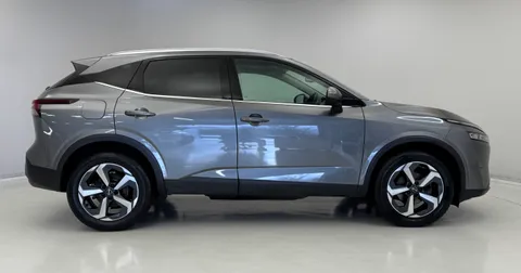 DS72SKD Nissan Qashqai 1.3 DiG-T MH N-Connecta [Glass Roof] 5dr Thumbnail #10