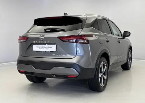 DS72SKD Nissan Qashqai 1.3 DiG-T MH N-Connecta [Glass Roof] 5dr Thumbnail #7