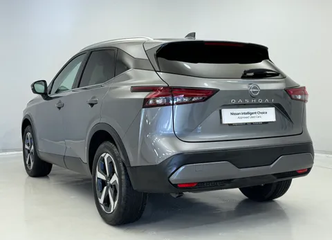 DS72SKD Nissan Qashqai 1.3 DiG-T MH N-Connecta [Glass Roof] 5dr Thumbnail #9