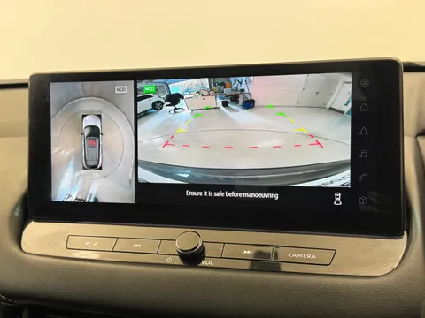 DS72SKD Nissan Qashqai 1.3 DiG-T MH N-Connecta [Glass Roof] 5dr Thumbnail #26