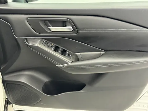 BP72OBE Nissan Qashqai 1.5 E-Power N-Connecta [Glass Roof] 5dr Auto Thumbnail #19