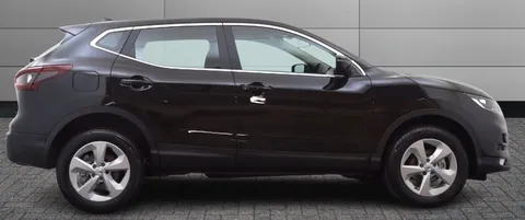 YC70UJY Nissan Qashqai 1.3 DiG-T MH Acenta Premium 5dr Thumbnail #7