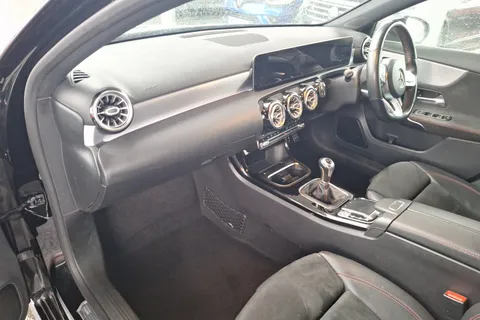 VX69OWB Mercedes-Benz A-Class A200 AMG Line Premium 5dr Thumbnail #34