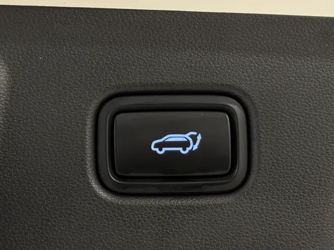 VN74FPJ Hyundai Tucson 1.6T Plug-in Hybrid Ultimate 5dr 4WD Auto Thumbnail #11