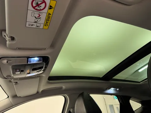 VN74FPJ Hyundai Tucson 1.6T Plug-in Hybrid Ultimate 5dr 4WD Auto Thumbnail #16