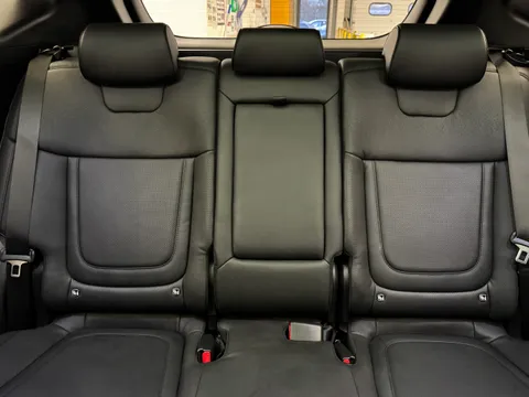 VN74FPJ Hyundai Tucson 1.6T Plug-in Hybrid Ultimate 5dr 4WD Auto Thumbnail #17