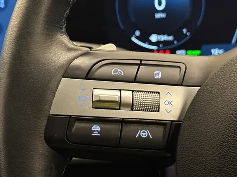 VN74FPJ Hyundai Tucson 1.6T Plug-in Hybrid Ultimate 5dr 4WD Auto Thumbnail #23