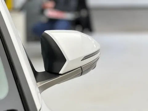 VN74FPJ Hyundai Tucson 1.6T Plug-in Hybrid Ultimate 5dr 4WD Auto Thumbnail #35