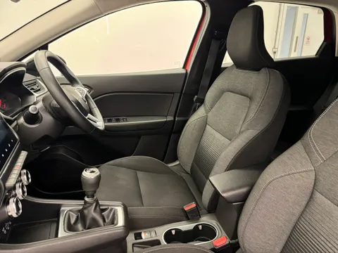 HV21OZP Renault Captur 1.3 TCE 130 Iconic 5dr Thumbnail #13