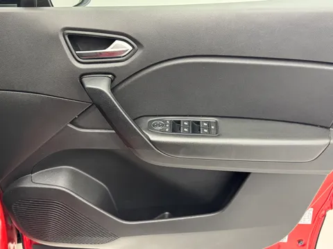 HV21OZP Renault Captur 1.3 TCE 130 Iconic 5dr Thumbnail #18