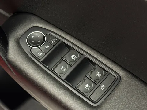 HV21OZP Renault Captur 1.3 TCE 130 Iconic 5dr Thumbnail #19