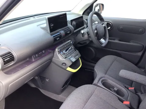 DT25XOW Hyundai Inster 85kW Cross 49kWh 5dr Auto Thumbnail #3