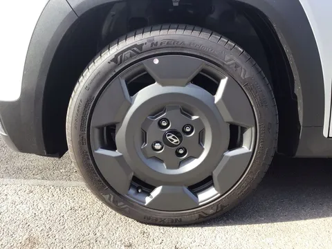 DT25XOW Hyundai Inster 85kW Cross 49kWh 5dr Auto Thumbnail #16