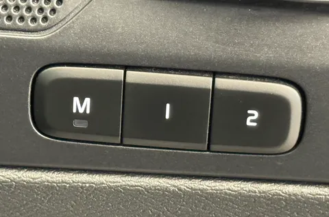 YR72JDJ Volvo XC40 170kW Recharge Plus 69kWh 5dr Auto Thumbnail #30