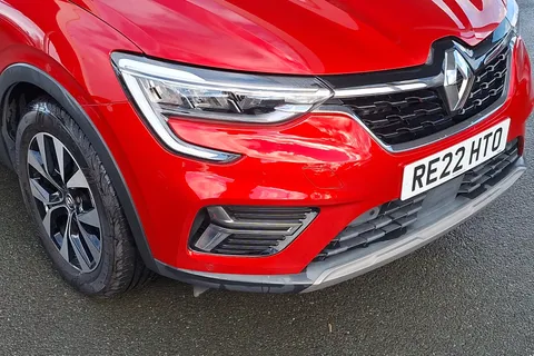 RE22HTO Renault ARKANA 1.6 E-TECH Hybrid 145 Iconic 5dr Auto Thumbnail #13