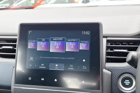 RE22HTO Renault ARKANA 1.6 E-TECH Hybrid 145 Iconic 5dr Auto Thumbnail #35