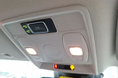 RE22HTO Renault ARKANA 1.6 E-TECH Hybrid 145 Iconic 5dr Auto Thumbnail #40