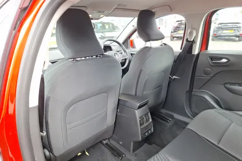 RE22HTO Renault ARKANA 1.6 E-TECH Hybrid 145 Iconic 5dr Auto Thumbnail #28