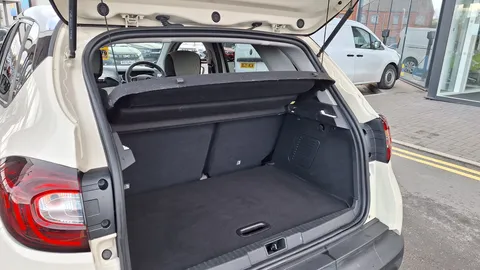 BF68YMM Renault Captur 1.5 dCi 90 Iconic 5dr EDC Thumbnail #16