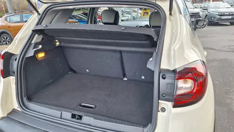 BF68YMM Renault Captur 1.5 dCi 90 Iconic 5dr EDC Thumbnail #17