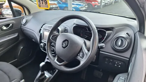 BF68YMM Renault Captur 1.5 dCi 90 Iconic 5dr EDC Thumbnail #18